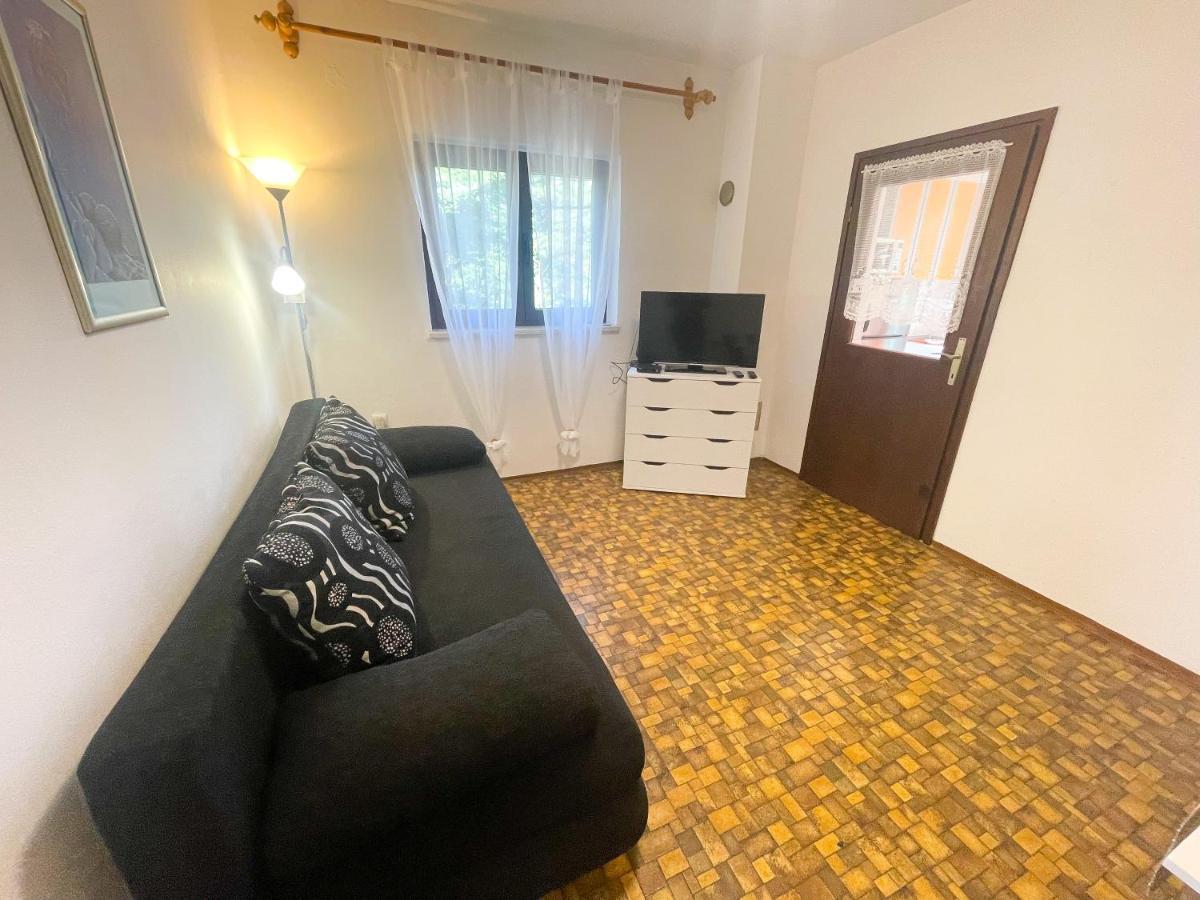 Apartmani Irena Jadranovo Exterior photo